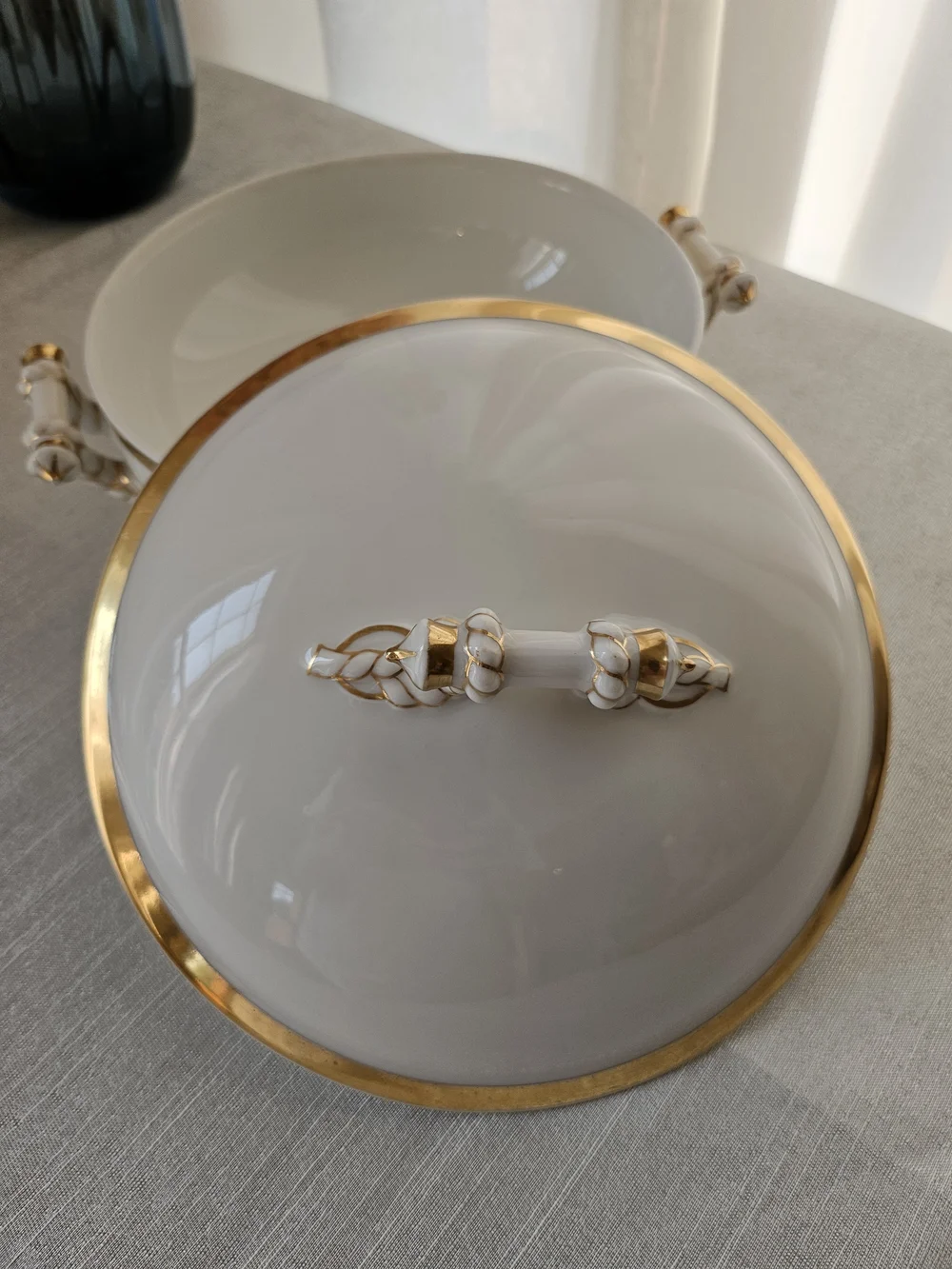 Haviland & Limoges & Co Covered Serving Bowl Ceramic Tureenn Etched Gold Handles